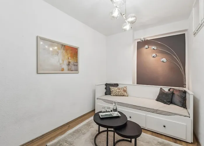 Design-apartment In Ruettenscheid, Kulturlage & Top-anbindung Apartamento